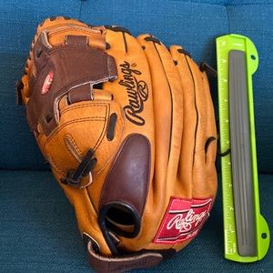 Rawlings fast pitch softball mitt, left handed
